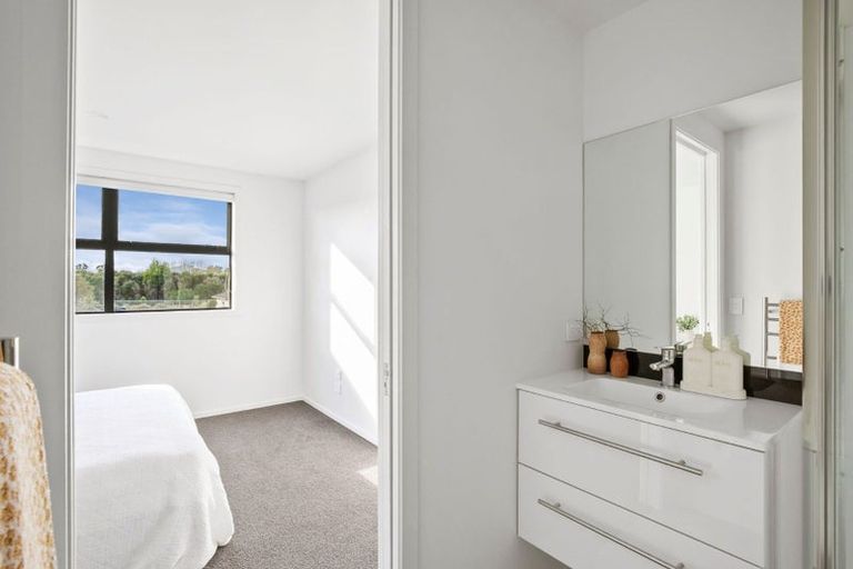 Photo of property in 1/102 Swayne Road, Cambridge, 3434