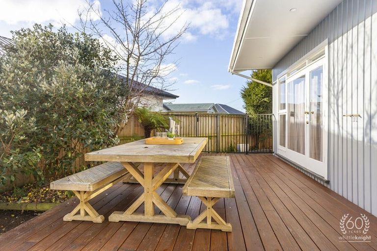 Photo of property in 14 Yeovil Place, St Albans, Christchurch, 8052