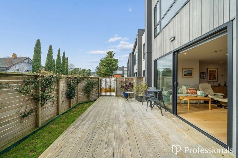 Photo of property in 1d Wai-iti Crescent, Woburn, Lower Hutt, 5010