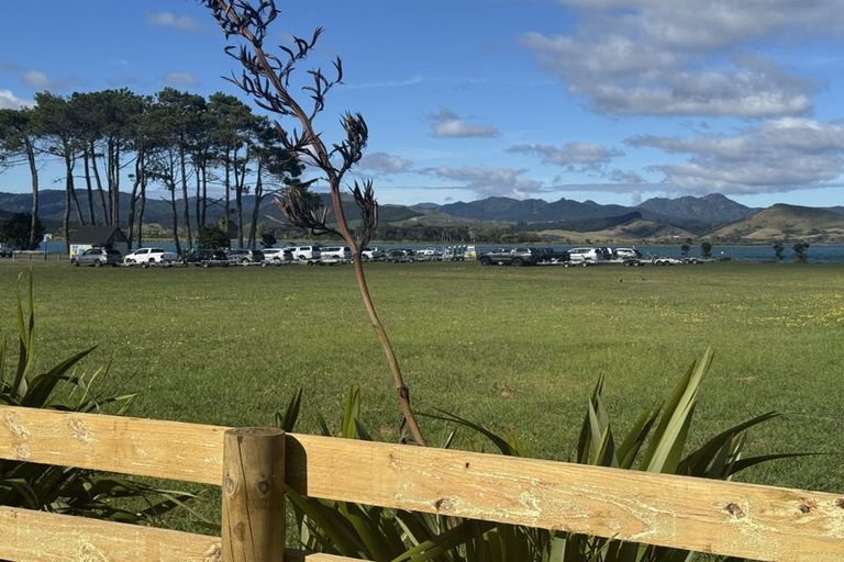 Photo of property in 130 Ti Kouka Crescent, Matarangi, Whitianga, 3592