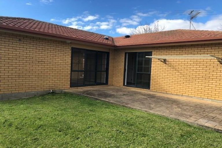 Photo of property in 8 Cottesmore Place, Huntington Park, Auckland, 2013