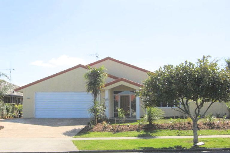 Photo of property in 28 Palm Beach Boulevard, Papamoa Beach, Papamoa, 3118