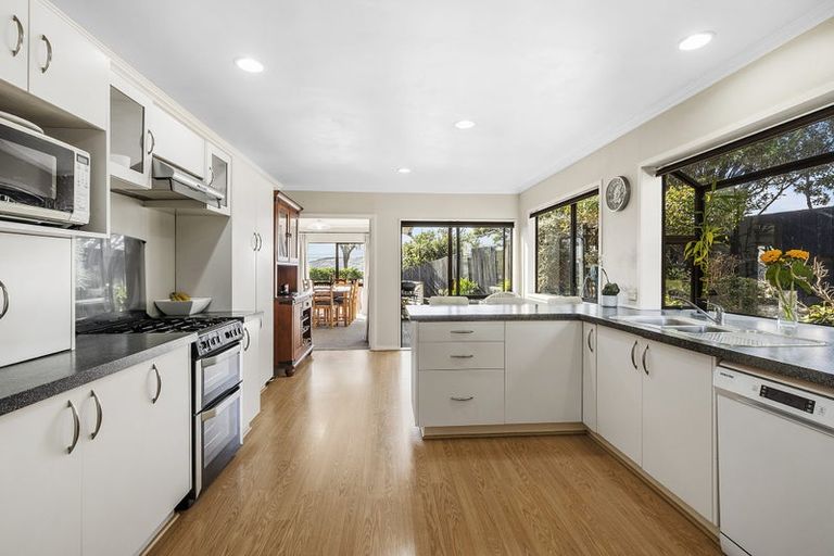 Photo of property in 54 Kahu Road, Paremata, Porirua, 5024