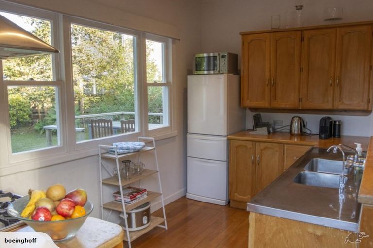 Photo of property in 6 Willowbrook Place, Titirangi, Auckland, 0604