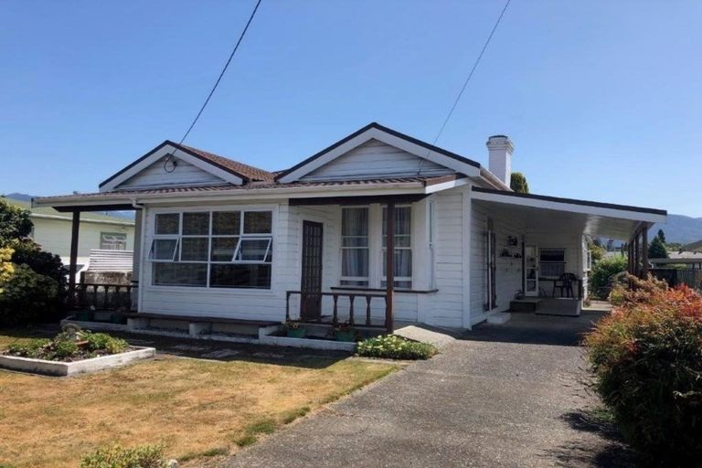 Photo of property in 187 Commercial Street, Takaka, 7110
