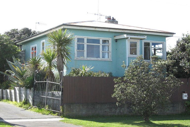 Photo of property in 32 Matai Street, Castlecliff, Whanganui, 4501