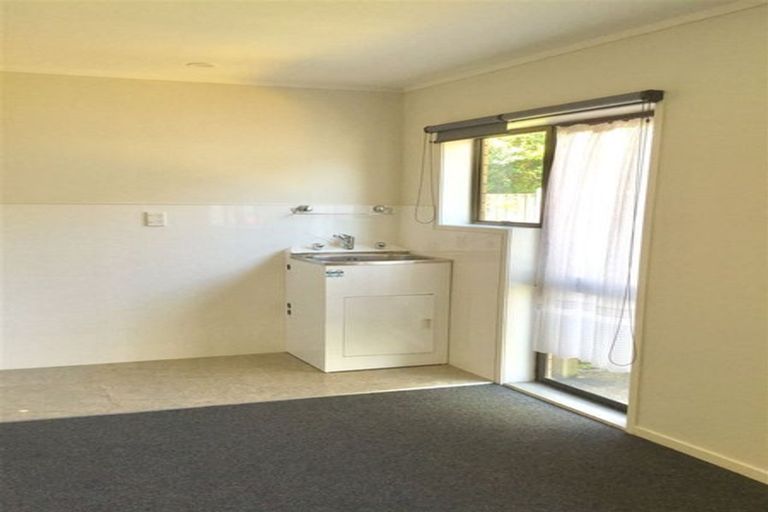 Photo of property in 1/112 Titirangi Road, New Lynn, Auckland, 0600