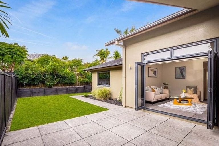 Photo of property in 48a Picasso Drive, West Harbour, Auckland, 0618