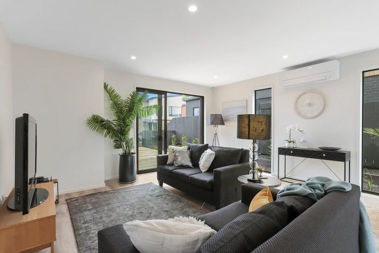 Photo of property in 1 Huljich Way, Hobsonville, Auckland, 0616