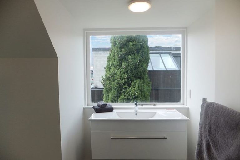 Photo of property in 2/12 Shrewsbury Street, Merivale, Christchurch, 8014