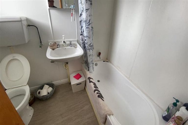 Photo of property in 9-9a Hamilton Place, East Gore, Gore, 9710