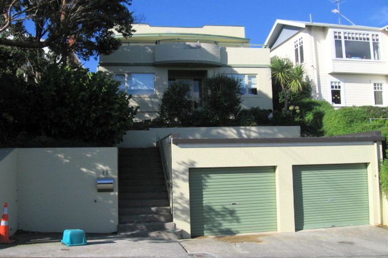 Photo of property in 46 Nevay Road, Karaka Bays, Wellington, 6022
