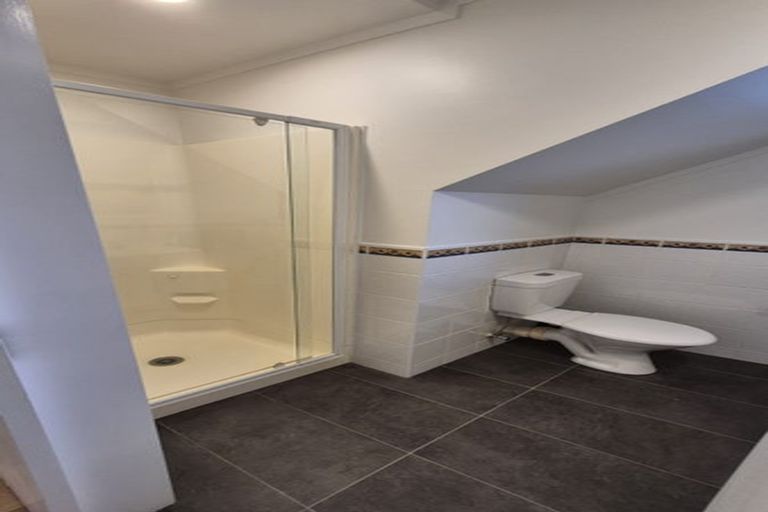 Photo of property in 27 Hebe Place, Birkenhead, Auckland, 0626