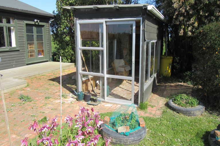 Photo of property in 260 Hannaton Road, Waimate, 7980