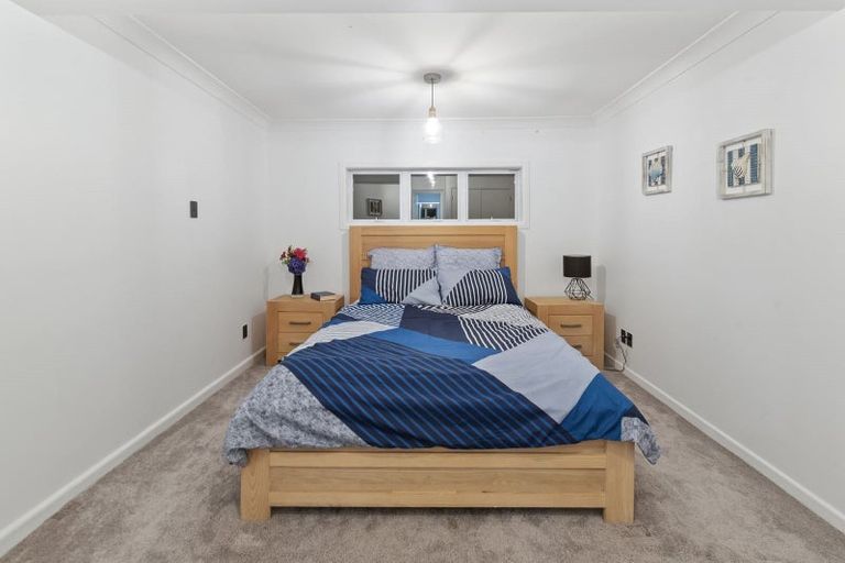 Photo of property in 2/11 Ridge Road, Waiake, Auckland, 0630