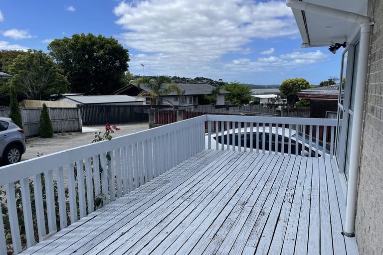 Photo of property in 14b Pipitea Place, Massey, Auckland, 0614
