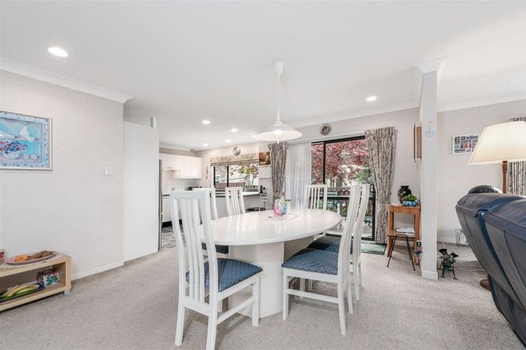 Photo of property in 59 Rhinevale Close, Henderson, Auckland, 0612