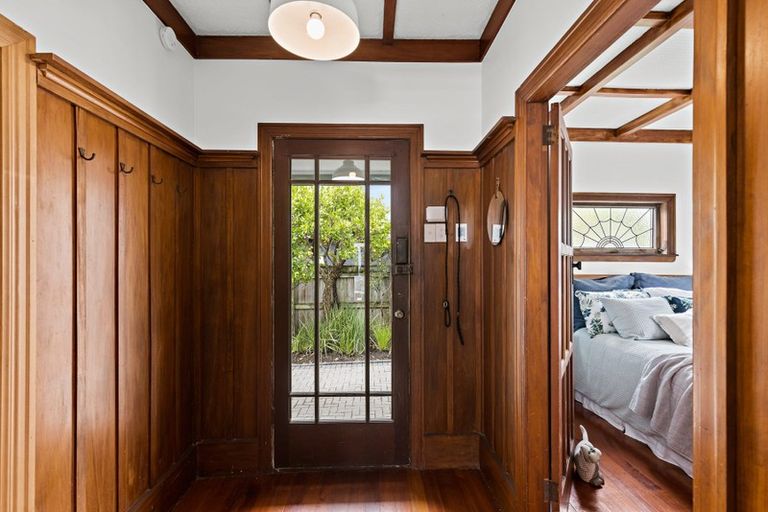 Photo of property in 1/127 Birkdale Road, Birkdale, Auckland, 0626