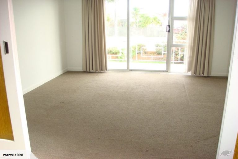 Photo of property in 25 Hawea Road, Point Chevalier, Auckland, 1022