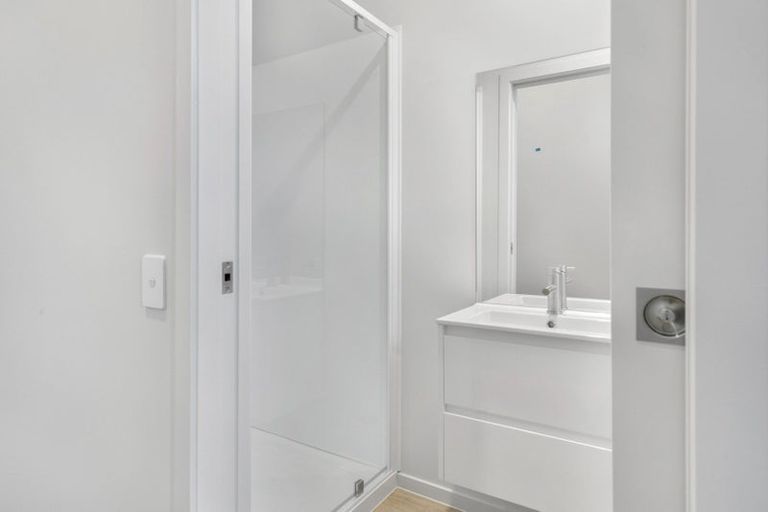 Photo of property in 15-15a The Strand, Wainuiomata, Lower Hutt, 5014