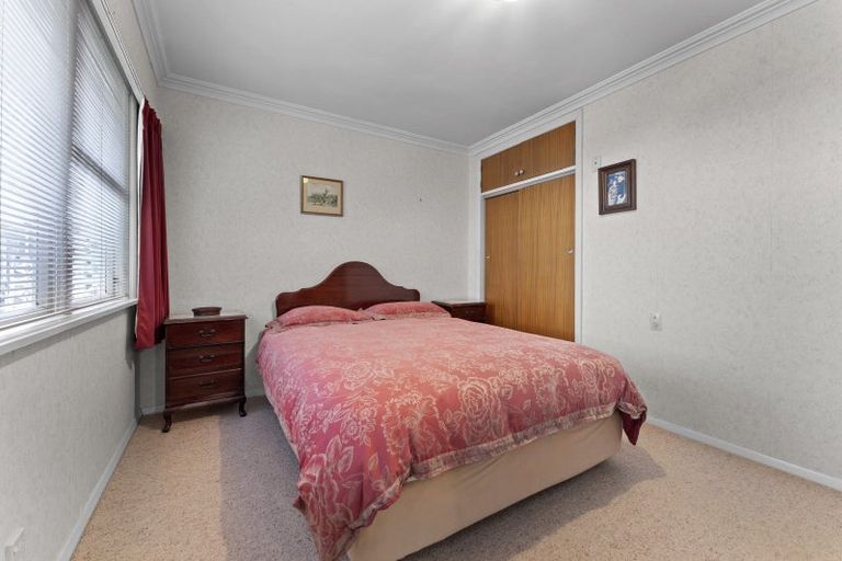 Photo of property in 26 Karaka Crescent, Levin, 5510