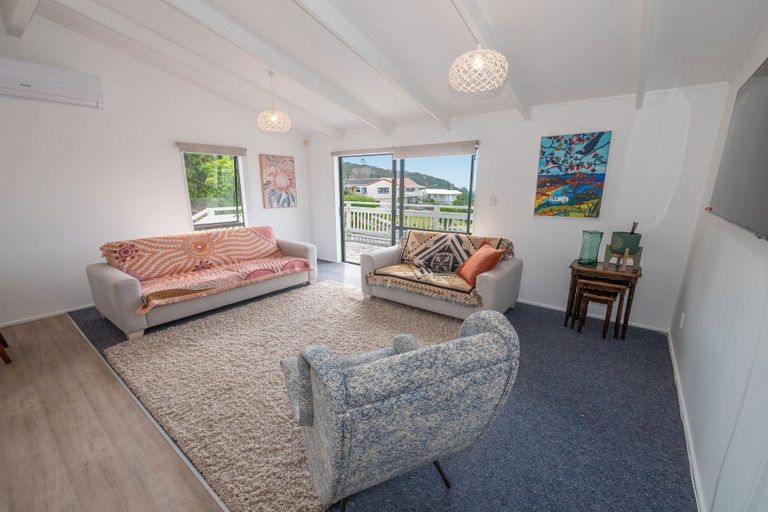 Photo of property in 38 Stratford Drive, Cable Bay, 0420