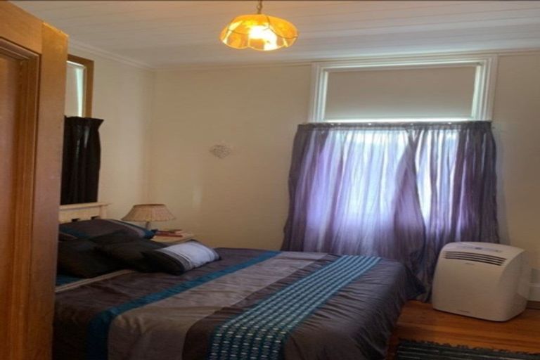 Photo of property in 2/22 Kiteroa Terrace, Rothesay Bay, Auckland, 0630