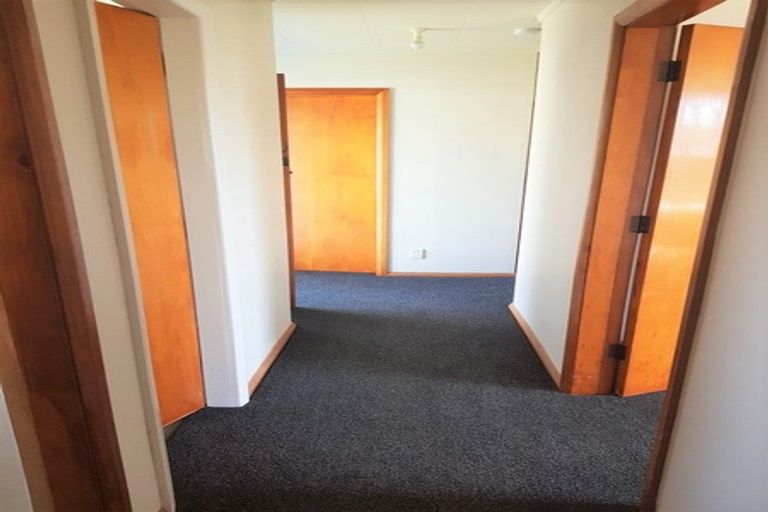 Photo of property in 35 Cornwall Crescent, Cannons Creek, Porirua, 5024