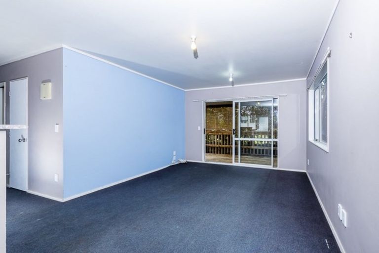Photo of property in 8 Karepo Crescent, Ranui, Auckland, 0612