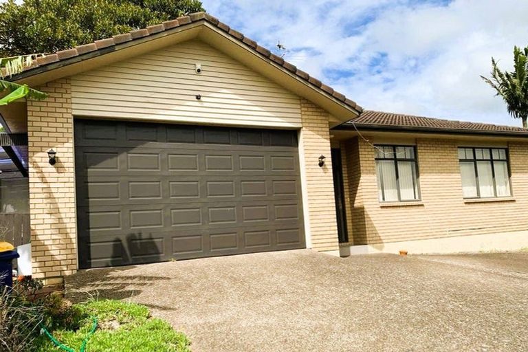 Photo of property in 3 Stroud Place, Henderson, Auckland, 0612