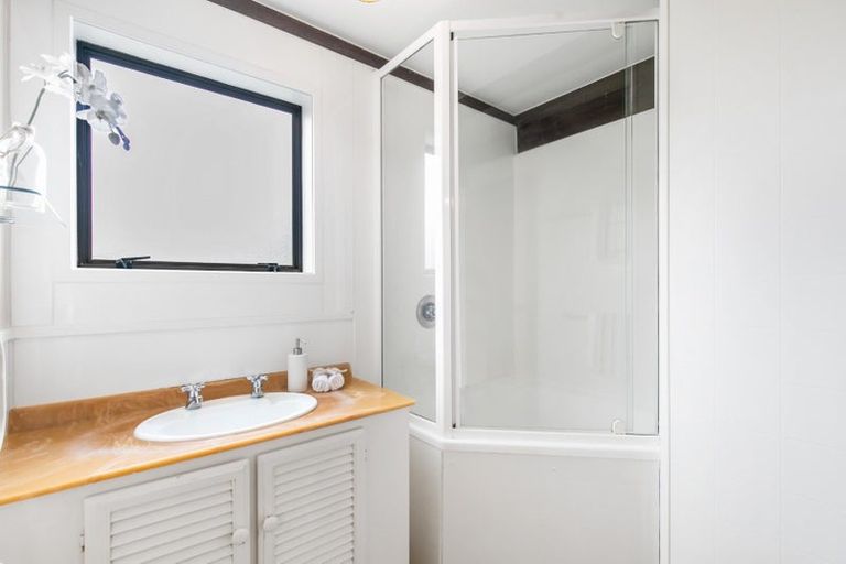 Photo of property in 82d Verbena Road, Birkdale, Auckland, 0626