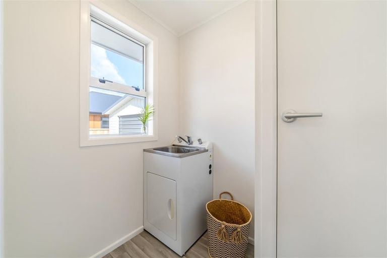 Photo of property in 5a Totara Park Road, Clouston Park, Upper Hutt, 5018