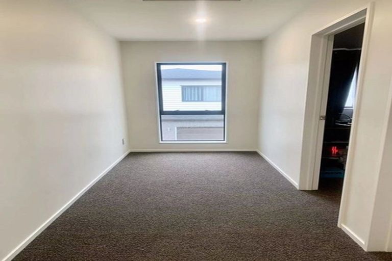 Photo of property in 98 Cardiff Road, Pakuranga, Auckland, 2010