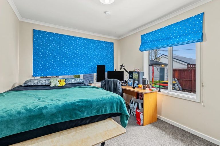 Photo of property in 43 Daniels Road, Redwood, Christchurch, 8051