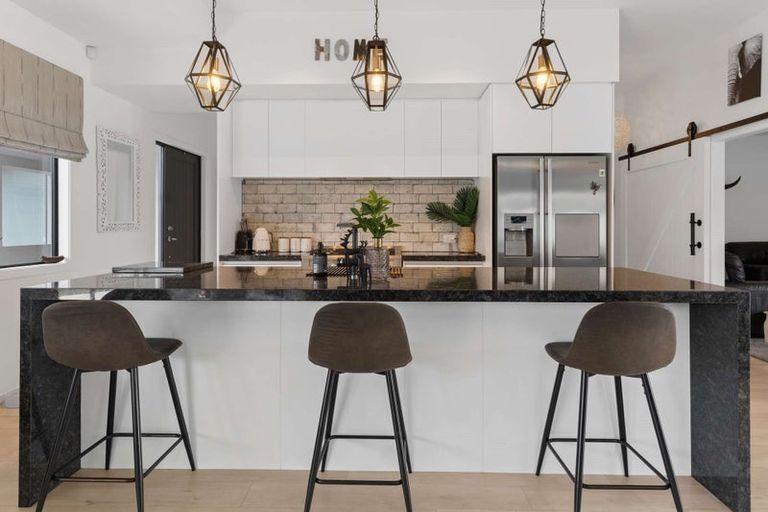 Photo of property in 43 Oceania Sands Way, Papamoa Beach, Papamoa, 3118