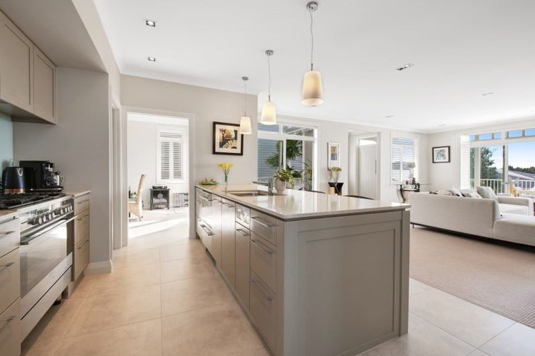 Photo of property in 9 Landmark Terrace, Orewa, 0931