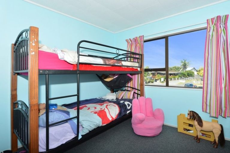 Photo of property in 28 Manaia View Road, One Tree Point, 0118