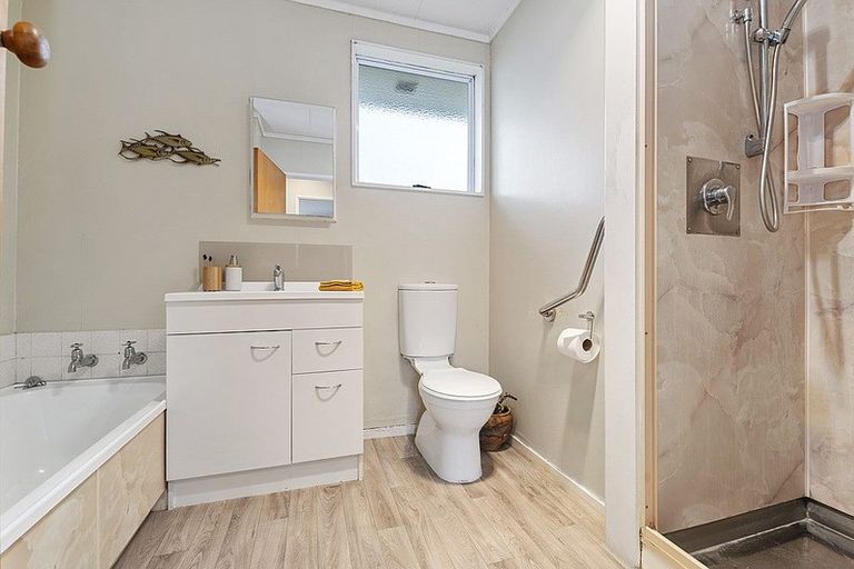 Photo of property in 4a Amethyst Place, Pukehangi, Rotorua, 3015