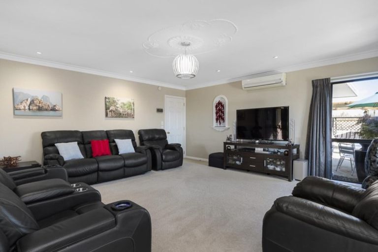 Photo of property in 60 Oteki Park Drive, Welcome Bay, Tauranga, 3112