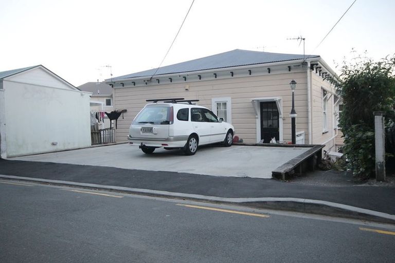 Photo of property in 3 Mckenzie Terrace, Te Aro, Wellington, 6011