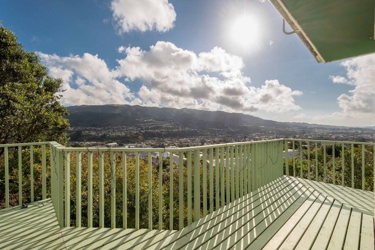 Photo of property in 54 Woodman Drive, Tawa, Wellington, 5028