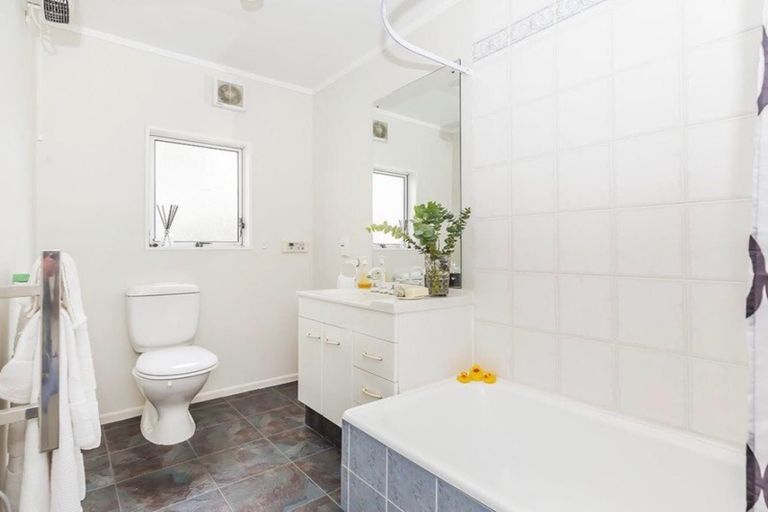 Photo of property in 13 Mallard Grove, Churton Park, Wellington, 6037