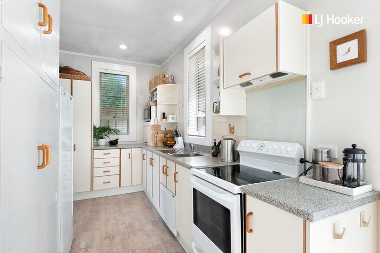 Photo of property in 112 Oakwood Avenue, Balaclava, Dunedin, 9011