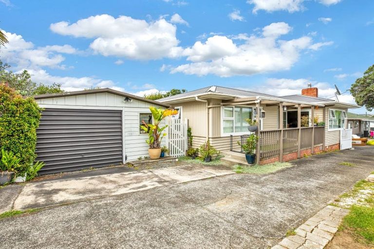 Photo of property in 1/52 Sunnynook Road, Sunnynook, Auckland, 0620