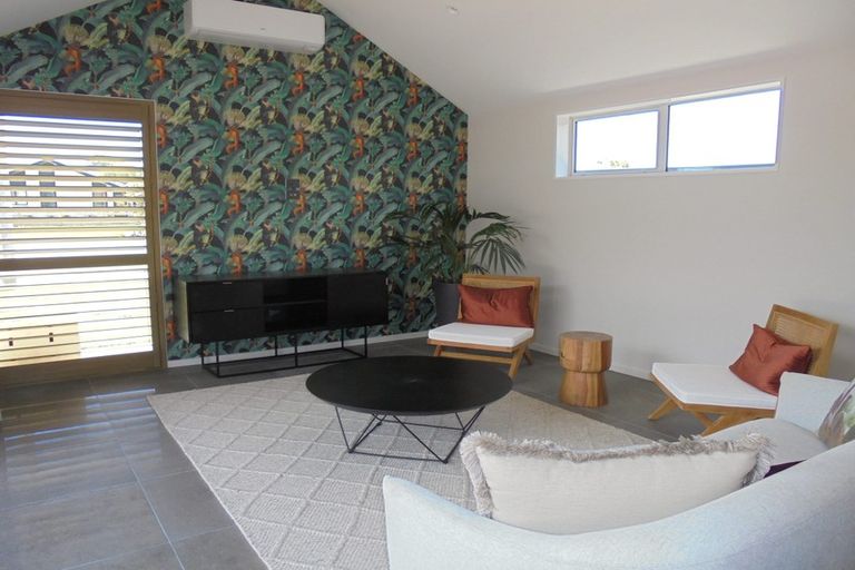 Photo of property in 6 John Raven Lane, Woodend, 7610