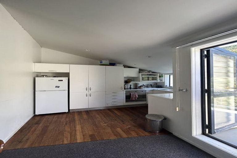 Photo of property in 29 Lawson Place, Mount Victoria, Wellington, 6011