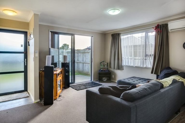Photo of property in 1/63 Royal Crescent, Saint Kilda, Dunedin, 9012