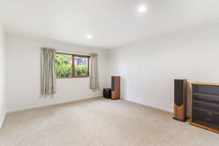 Photo of property in 132 Churchill Road, Rothesay Bay, Auckland, 0630