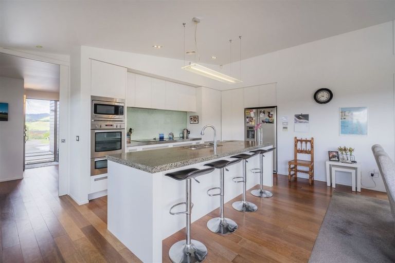 Photo of property in 4 Tironui Place, Whitianga, 3510