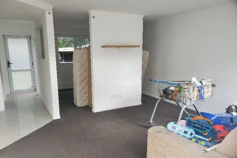 Photo of property in 1/542 Swanson Road, Ranui, Auckland, 0612